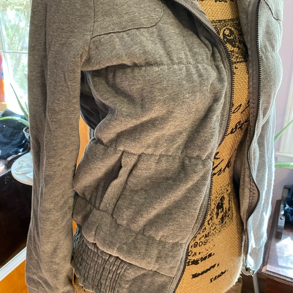 Vans gray jacket with fur lined hood - Picture 2 of 10